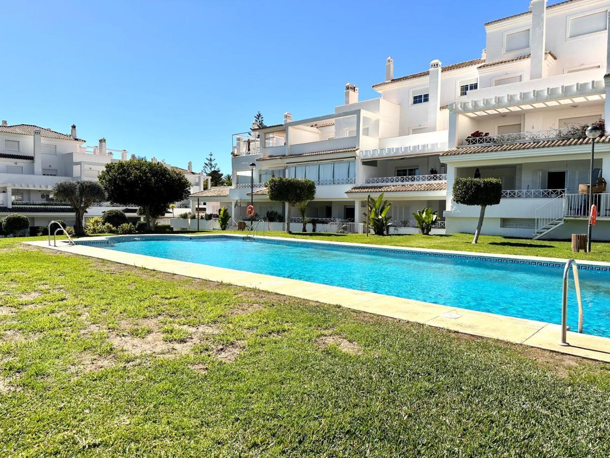Moderno Apartamento Con Preciosas Vistas Al Mar En Urbanizacion Con Piscina - Rio Real 11 2G Marbellac Extérieur photo