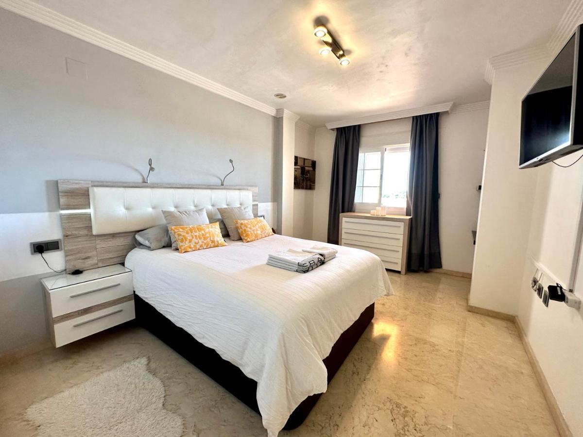 Moderno Apartamento Con Preciosas Vistas Al Mar En Urbanizacion Con Piscina - Rio Real 11 2G Marbellac Extérieur photo