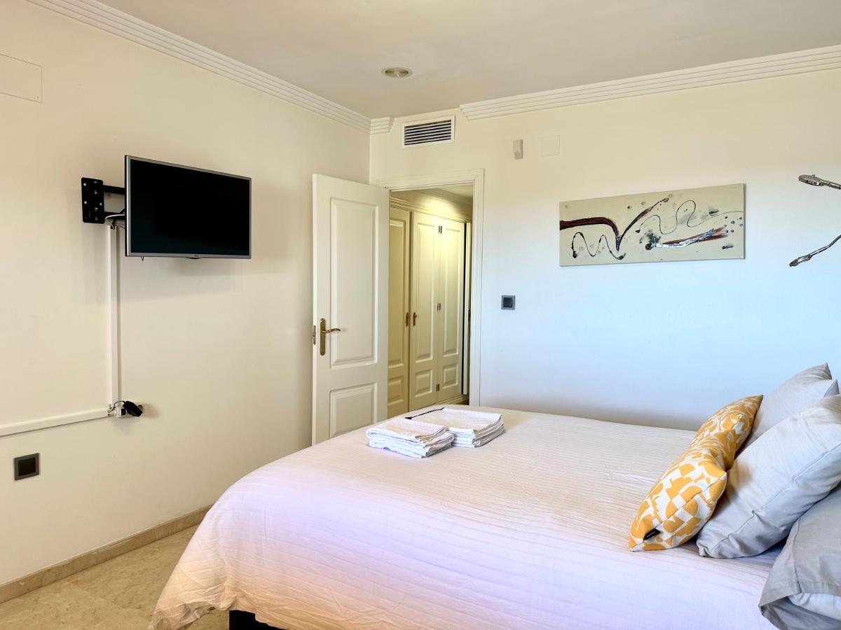 Moderno Apartamento Con Preciosas Vistas Al Mar En Urbanizacion Con Piscina - Rio Real 11 2G Marbellac Extérieur photo