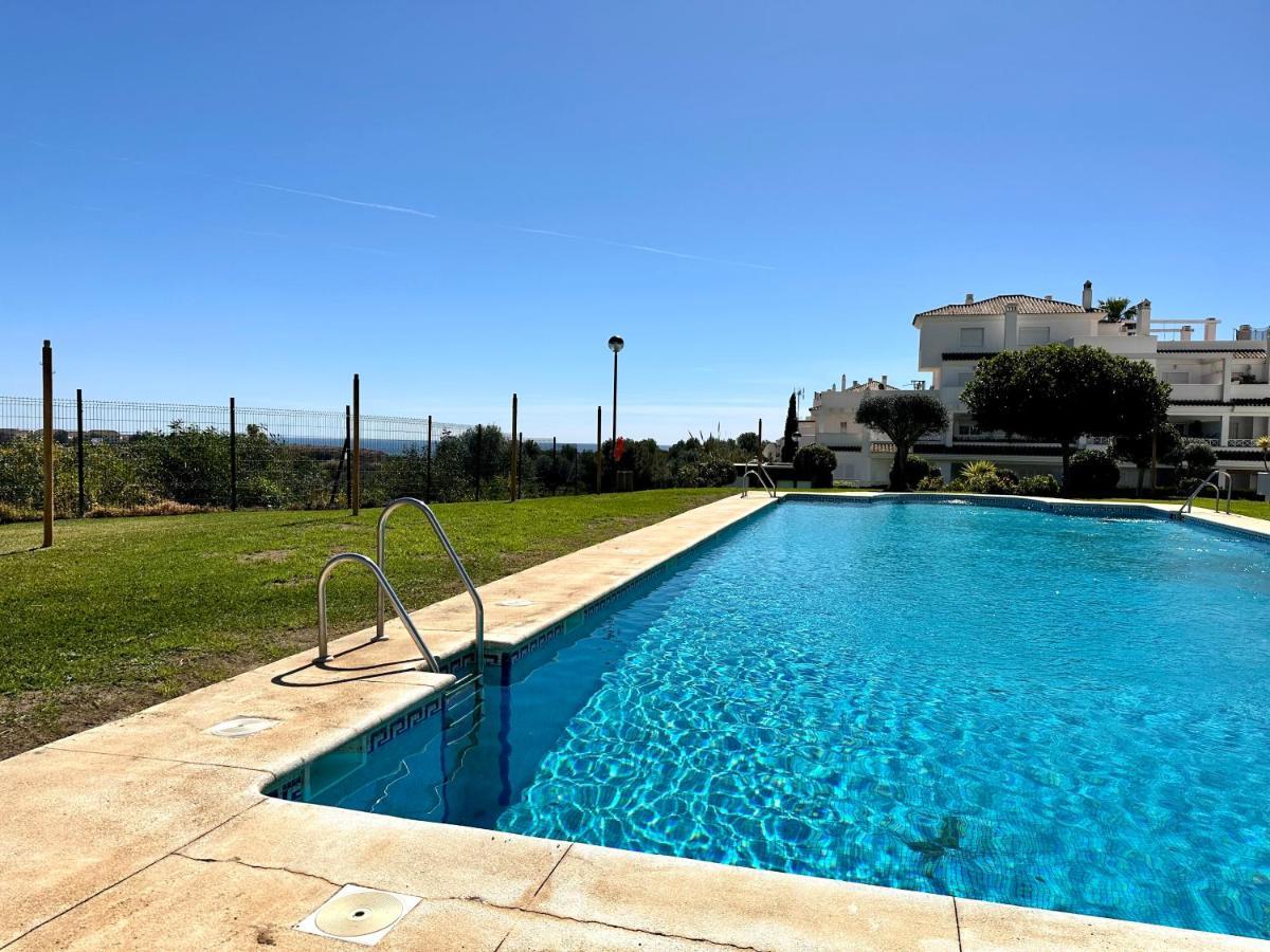 Moderno Apartamento Con Preciosas Vistas Al Mar En Urbanizacion Con Piscina - Rio Real 11 2G Marbellac Extérieur photo